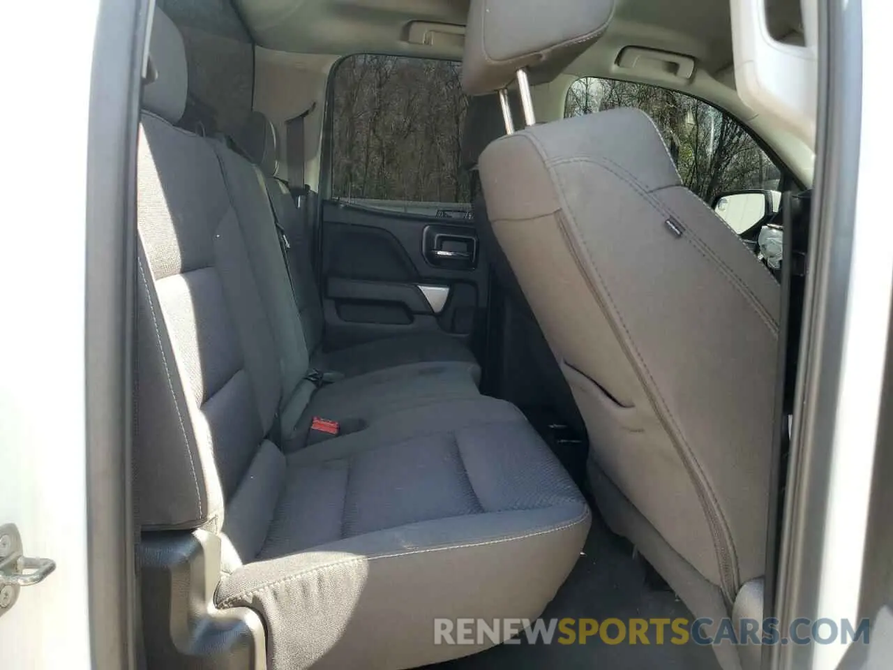 10 Photograph of a damaged car 2GCVKPECXK1235184 CHEVROLET ALL Models 2019