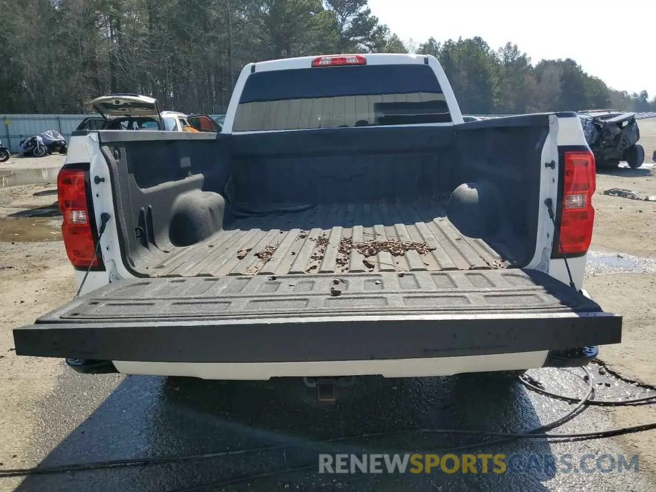 6 Photograph of a damaged car 2GCVKPECXK1235184 CHEVROLET ALL Models 2019