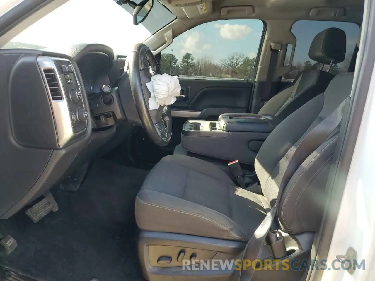7 Photograph of a damaged car 2GCVKPECXK1235184 CHEVROLET ALL Models 2019