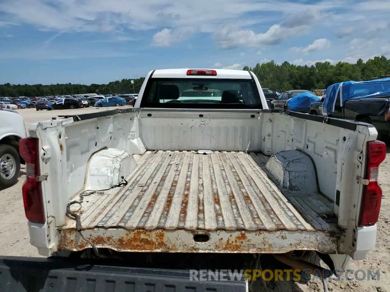 10 Photograph of a damaged car 3GCNWAEF1KG306470 CHEVROLET ALL Models 2019