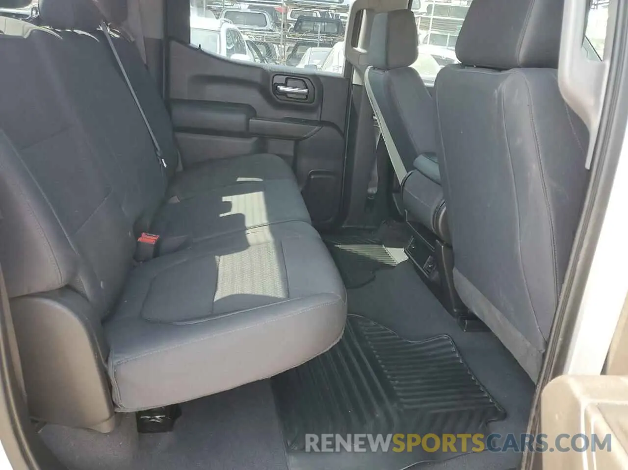 6 Photograph of a damaged car 3GCPYAEH3KG206231 CHEVROLET ALL Models 2019