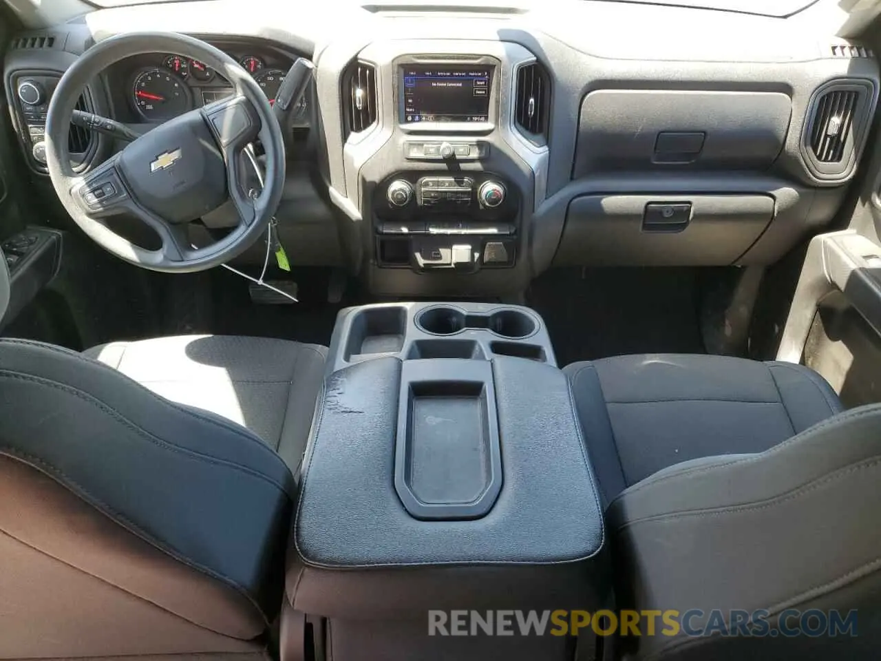 8 Фотография поврежденного автомобиля 3GCPYBEH3KG303886 CHEVROLET ALL Models 2019