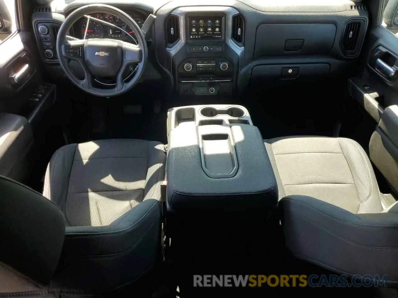 8 Фотография поврежденного автомобиля 3GCPYBEH7KG152504 CHEVROLET ALL Models 2019