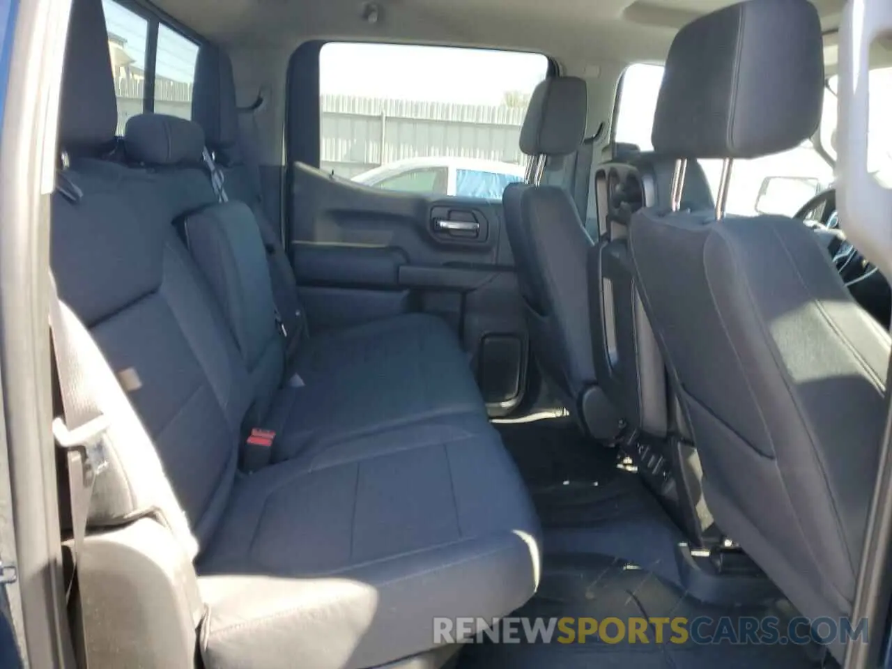 10 Photograph of a damaged car 3GCPYDEK2KG288613 CHEVROLET ALL Models 2019
