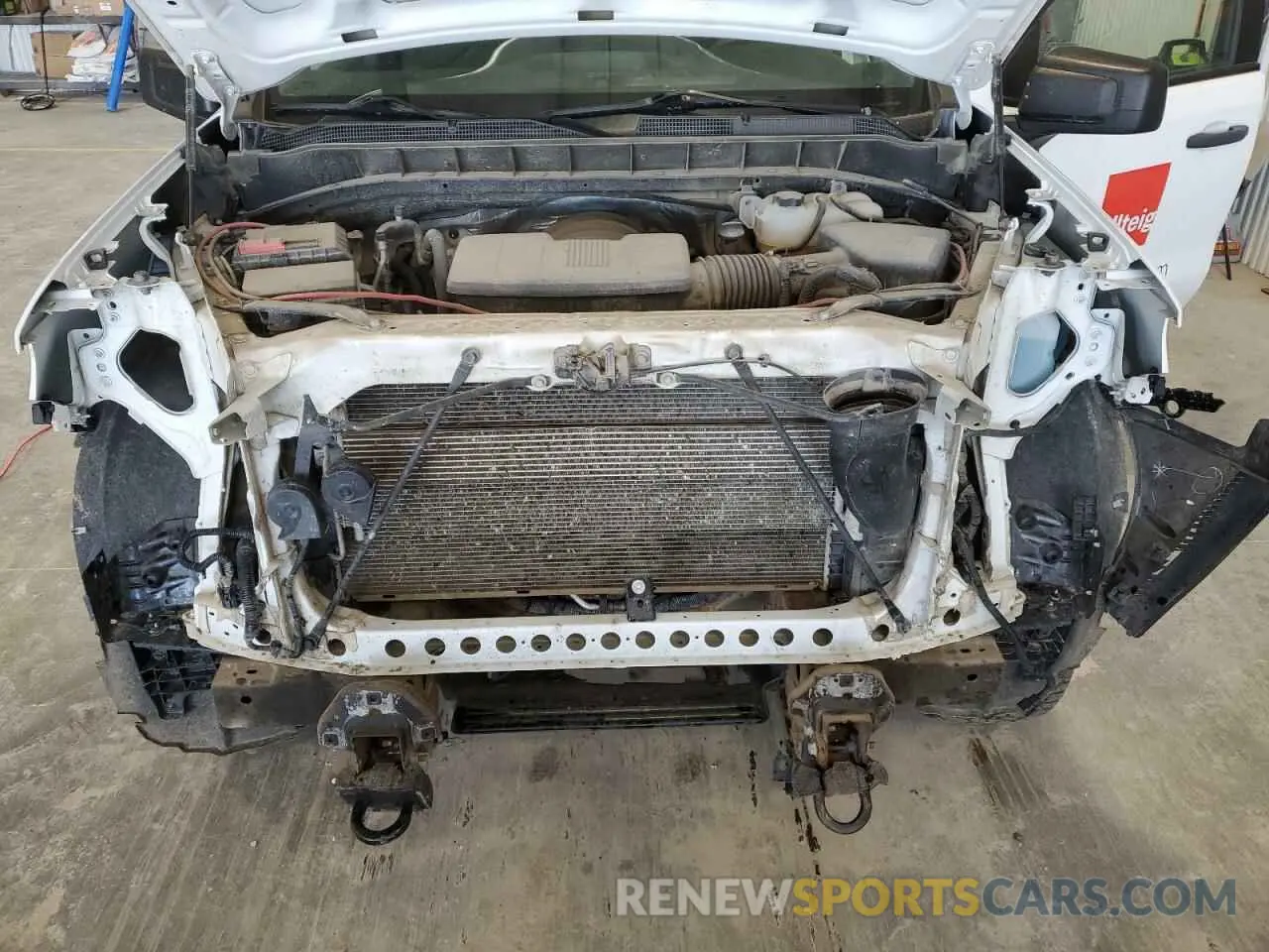 11 Фотография поврежденного автомобиля 3GCUYBEF9KG128349 CHEVROLET ALL Models 2019