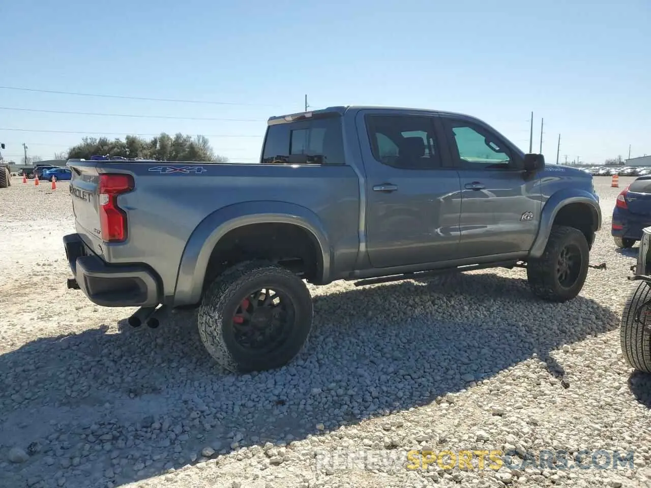 3 Фотография поврежденного автомобиля 3GCUYEED3KG272947 CHEVROLET ALL Models 2019