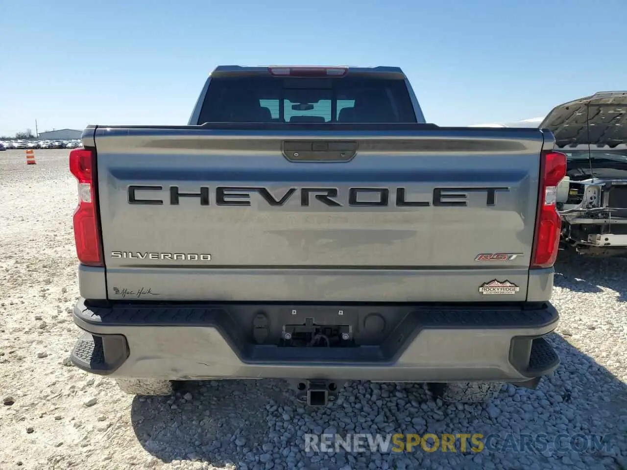 6 Фотография поврежденного автомобиля 3GCUYEED3KG272947 CHEVROLET ALL Models 2019