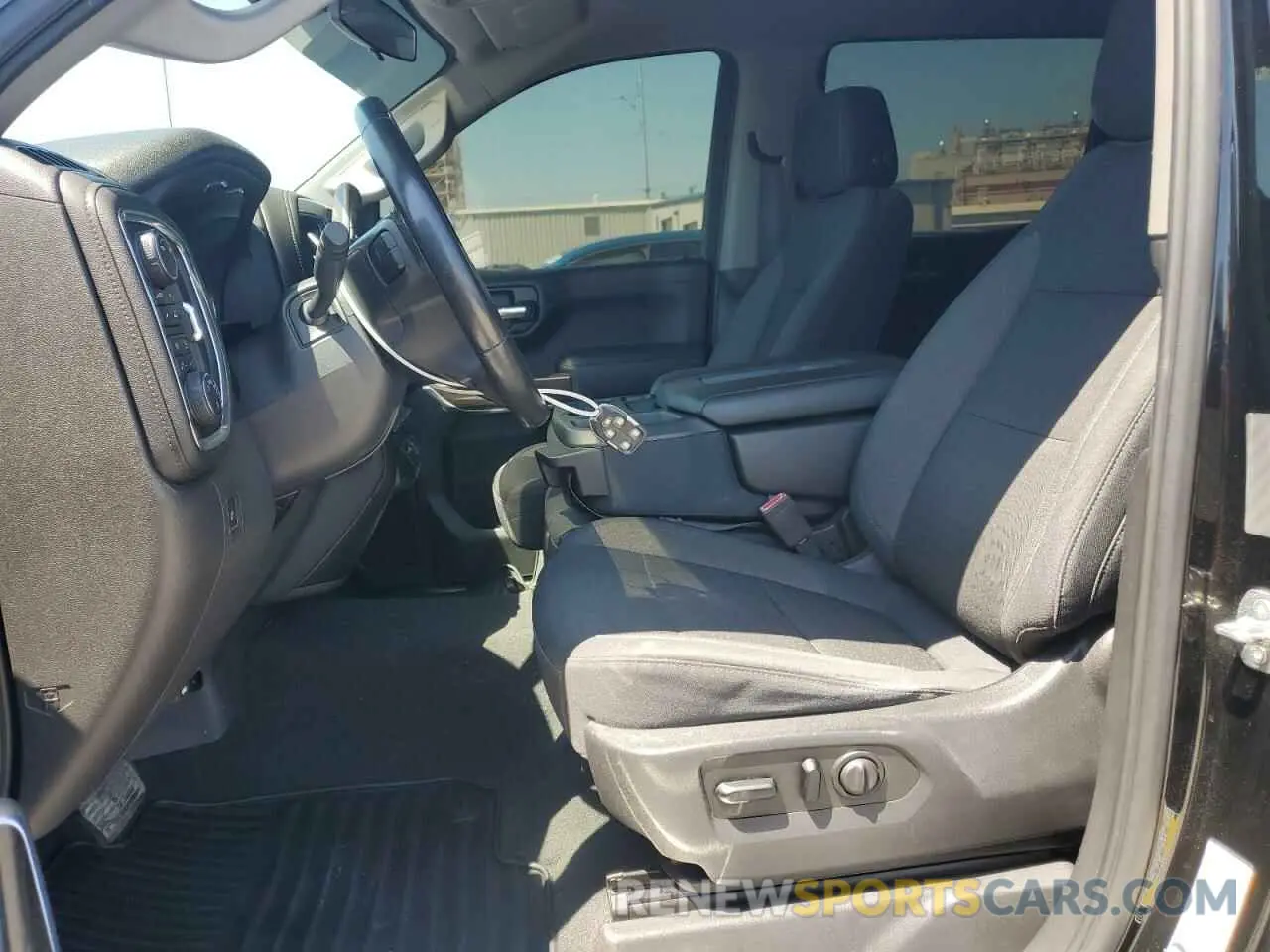 7 Фотография поврежденного автомобиля 3GCUYEED8KG181723 CHEVROLET ALL Models 2019