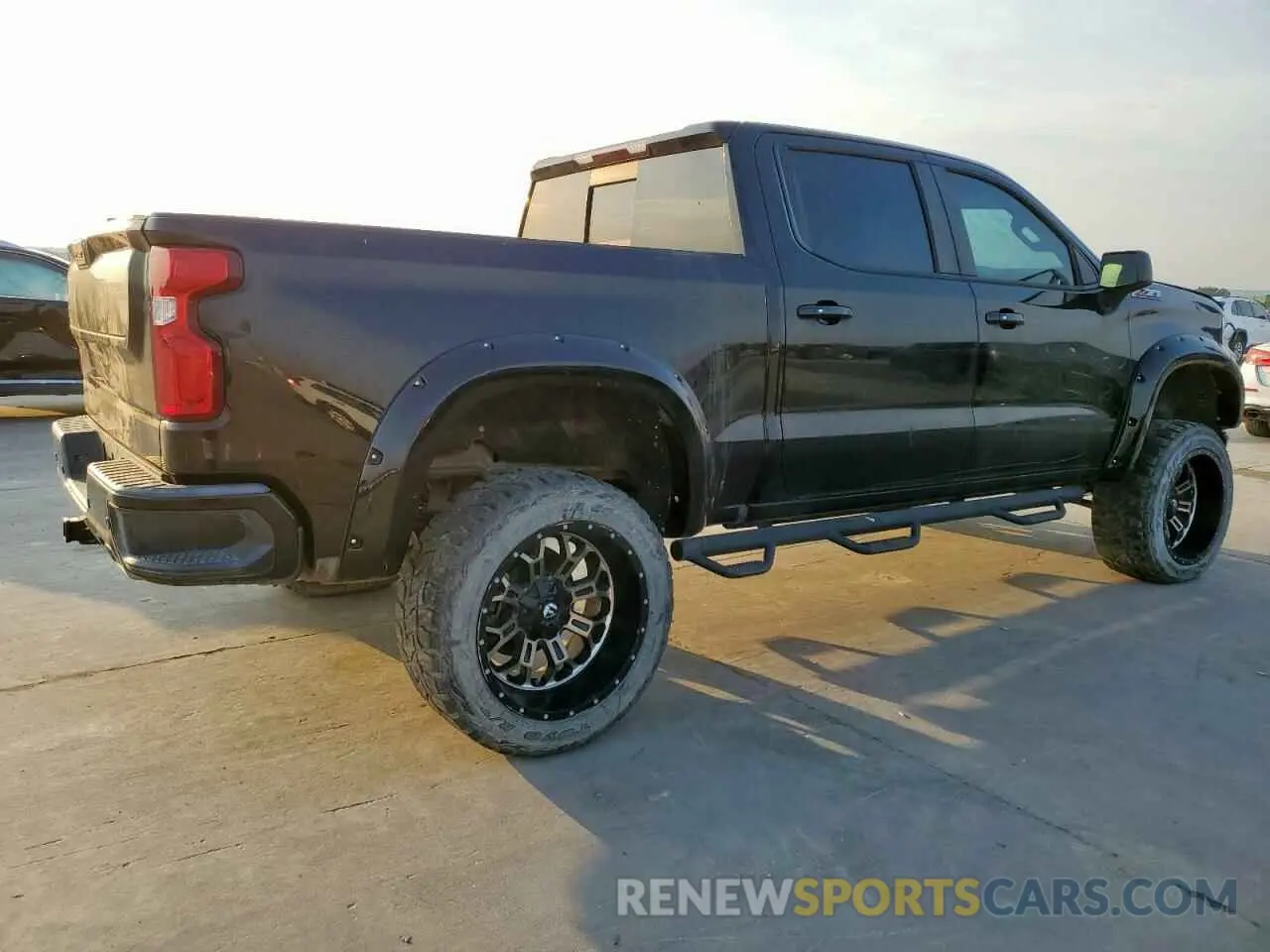 3 Фотография поврежденного автомобиля 3GCUYEEDXKG166804 CHEVROLET ALL Models 2019