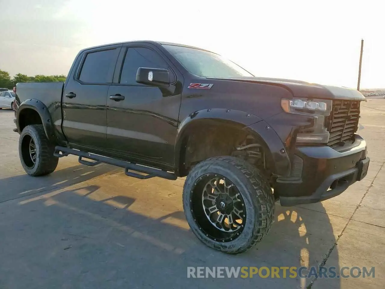 4 Фотография поврежденного автомобиля 3GCUYEEDXKG166804 CHEVROLET ALL Models 2019