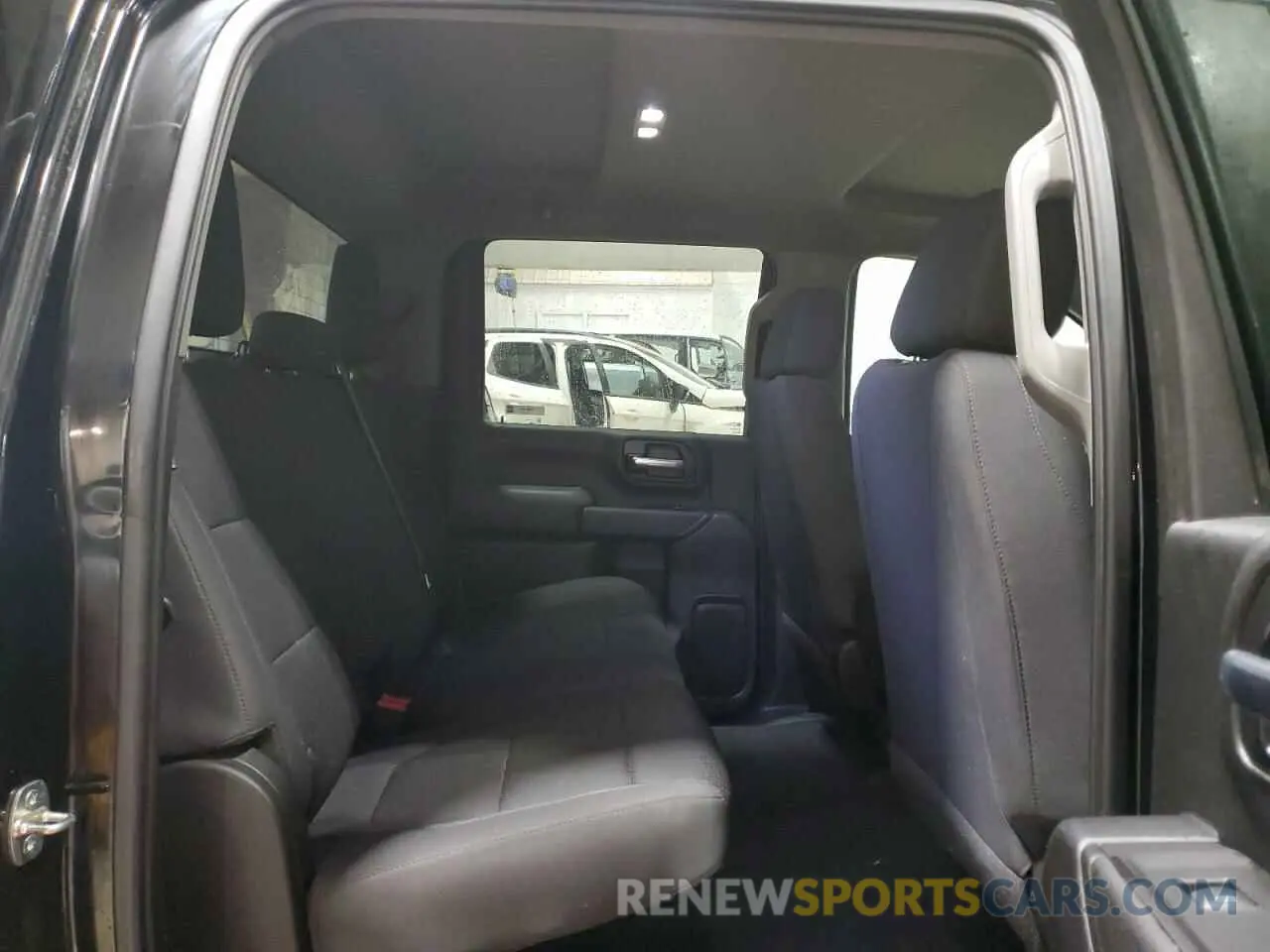 10 Фотография поврежденного автомобиля 1GC1YME70LF246817 CHEVROLET ALL Models 2020