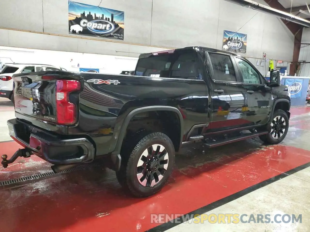 3 Фотография поврежденного автомобиля 1GC1YME70LF246817 CHEVROLET ALL Models 2020