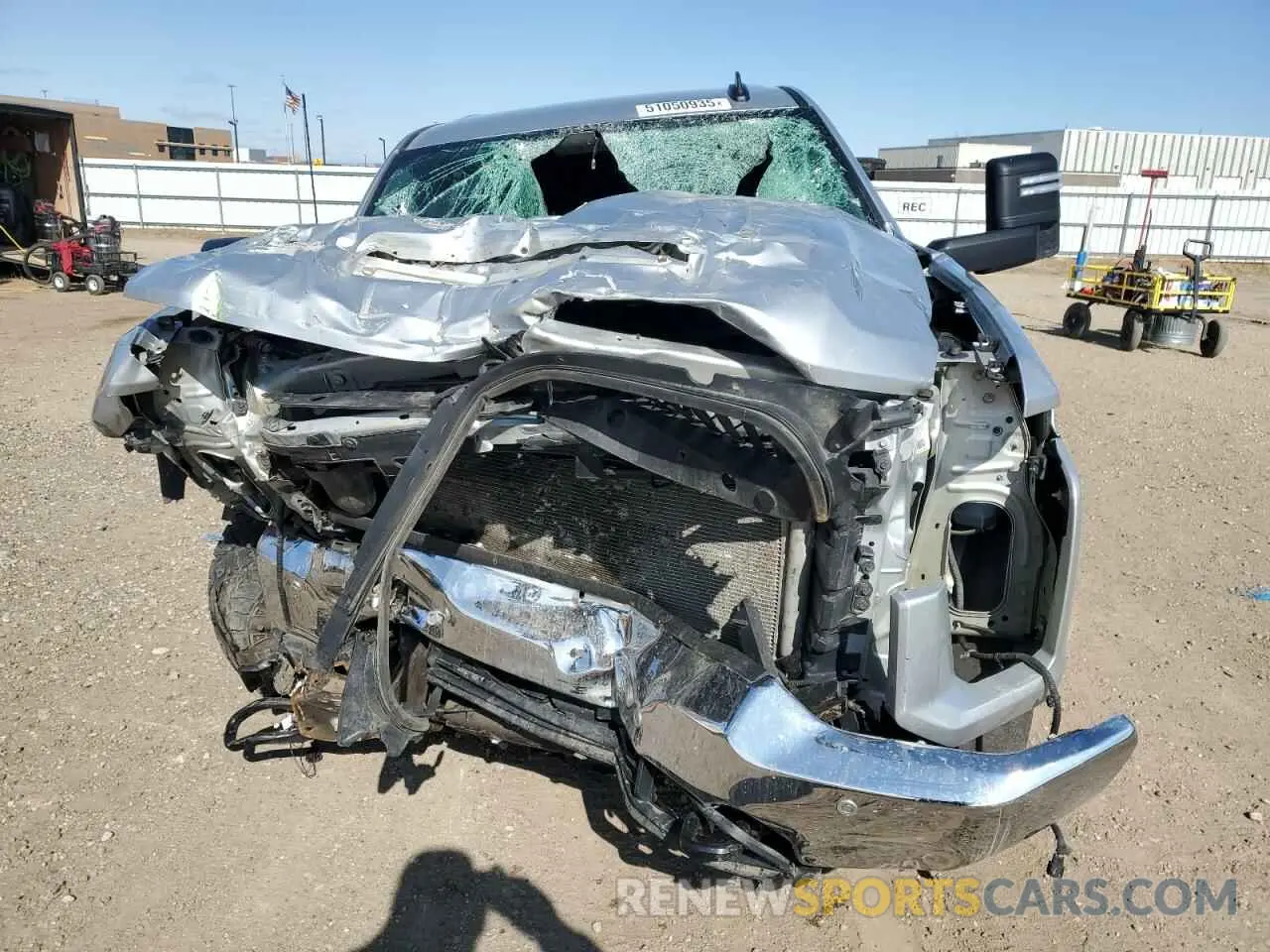 5 Фотография поврежденного автомобиля 1GC1YNE77LF314276 CHEVROLET ALL Models 2020