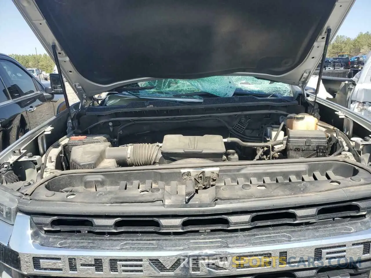 12 Фотография поврежденного автомобиля 1GC1YNE78LF256341 CHEVROLET ALL Models 2020
