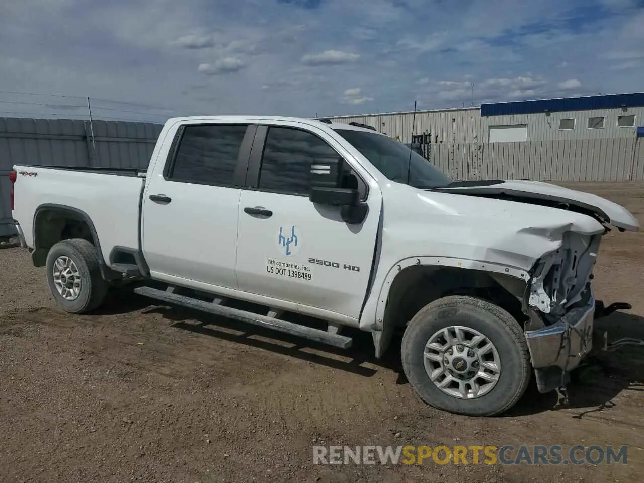 4 Фотография поврежденного автомобиля 1GC4YLE72LF312663 CHEVROLET ALL Models 2020