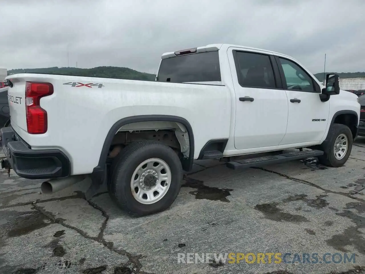 3 Photograph of a damaged car 1GC4YLEY9LF204484 CHEVROLET ALL Models 2020