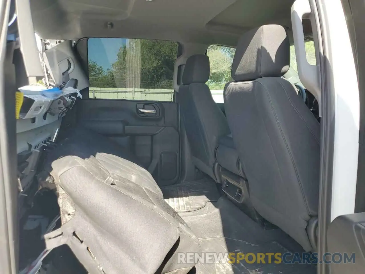 10 Photograph of a damaged car 1GC4YME75LF334307 CHEVROLET ALL Models 2020