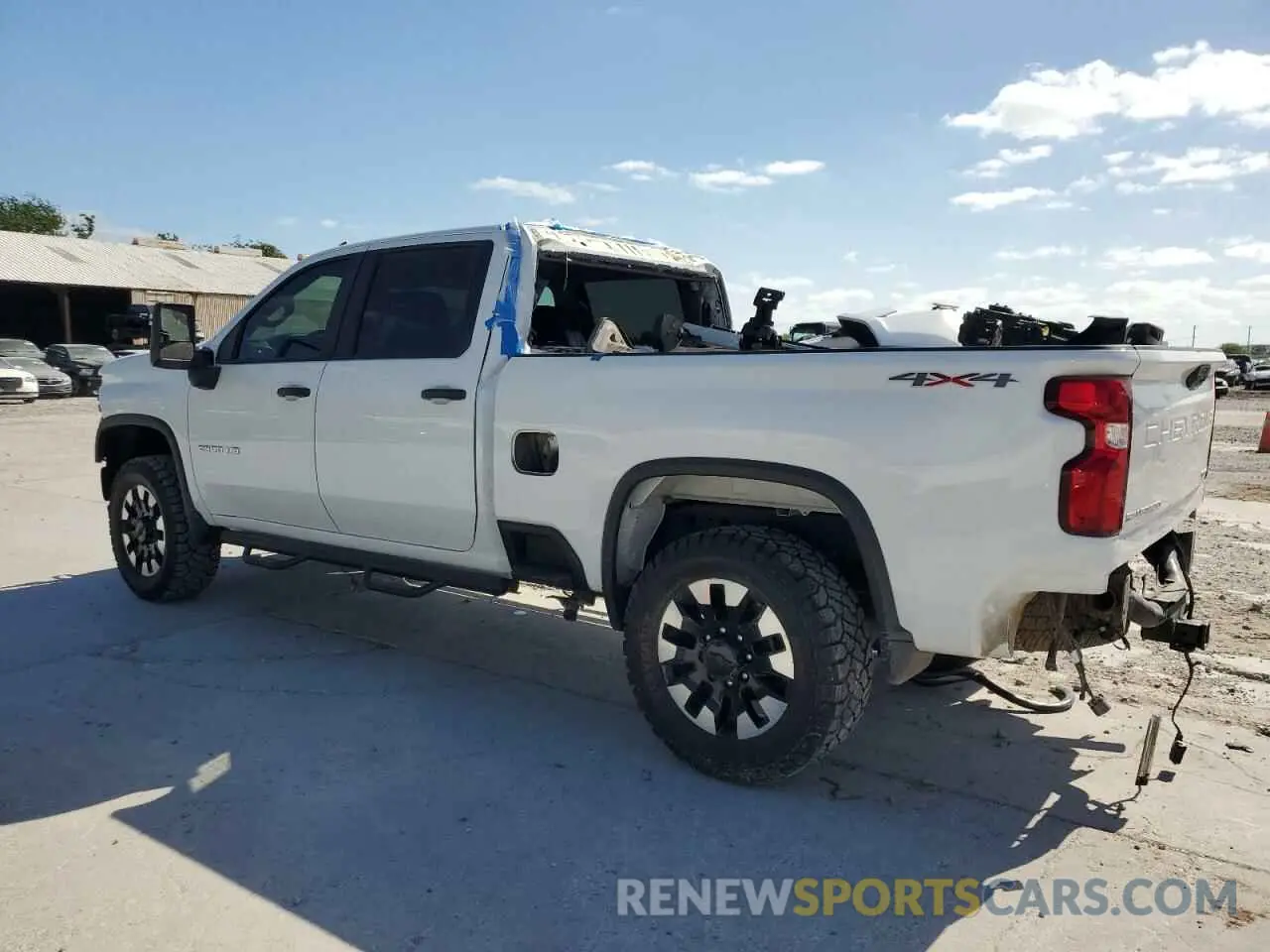 2 Photograph of a damaged car 1GC4YME75LF334307 CHEVROLET ALL Models 2020
