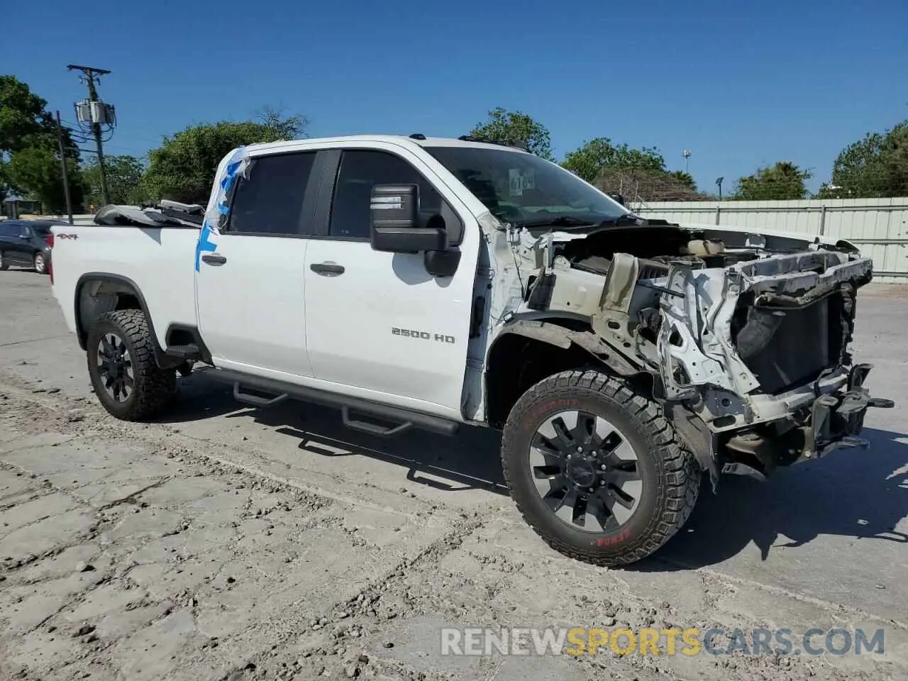 4 Photograph of a damaged car 1GC4YME75LF334307 CHEVROLET ALL Models 2020