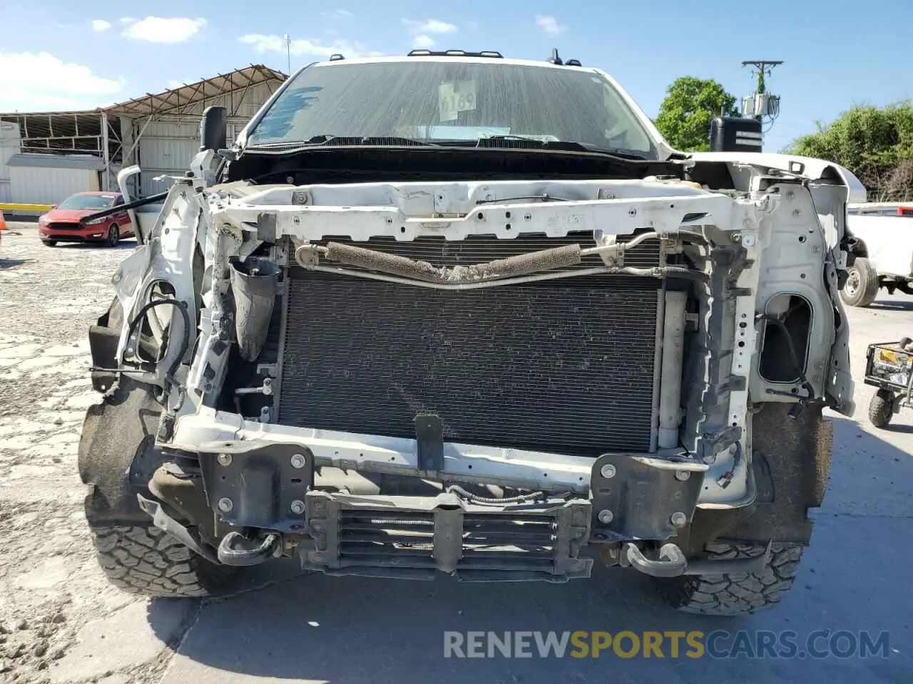 5 Photograph of a damaged car 1GC4YME75LF334307 CHEVROLET ALL Models 2020