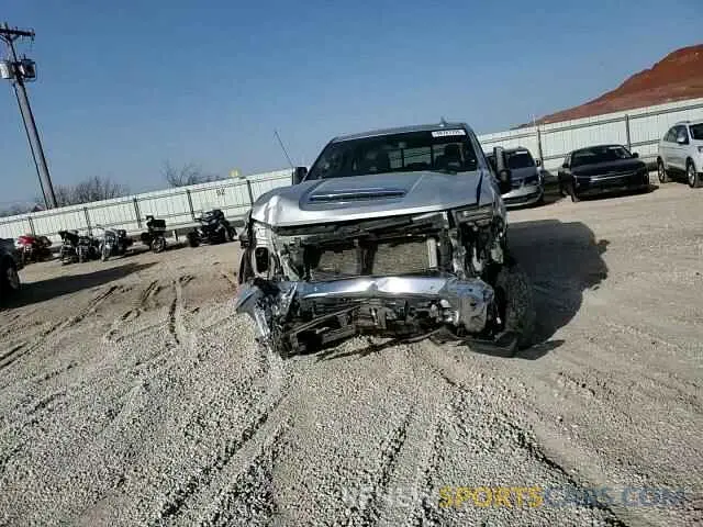 11 Фотография поврежденного автомобиля 1GC4YPE7XLF122648 CHEVROLET ALL Models 2020