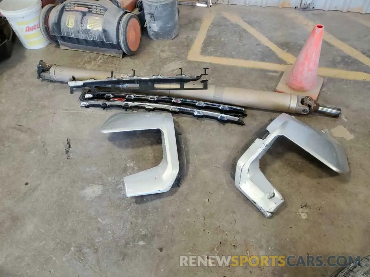 14 Фотография поврежденного автомобиля 1GC4YPE7XLF122648 CHEVROLET ALL Models 2020