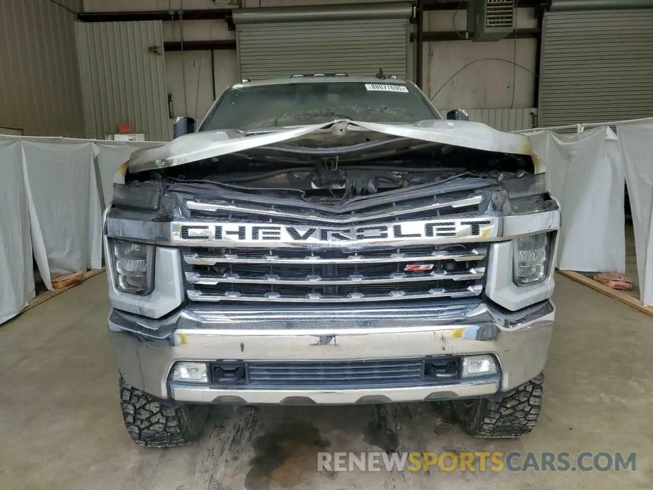 5 Photograph of a damaged car 1GC4YPEY6LF133512 CHEVROLET ALL Models 2020
