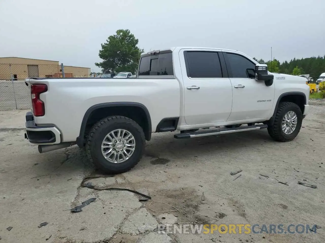 3 Photograph of a damaged car 1GC4YREY1LF171368 CHEVROLET ALL Models 2020