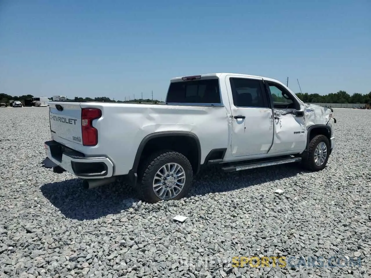 3 Photograph of a damaged car 1GC4YVEYXLF152701 CHEVROLET ALL Models 2020
