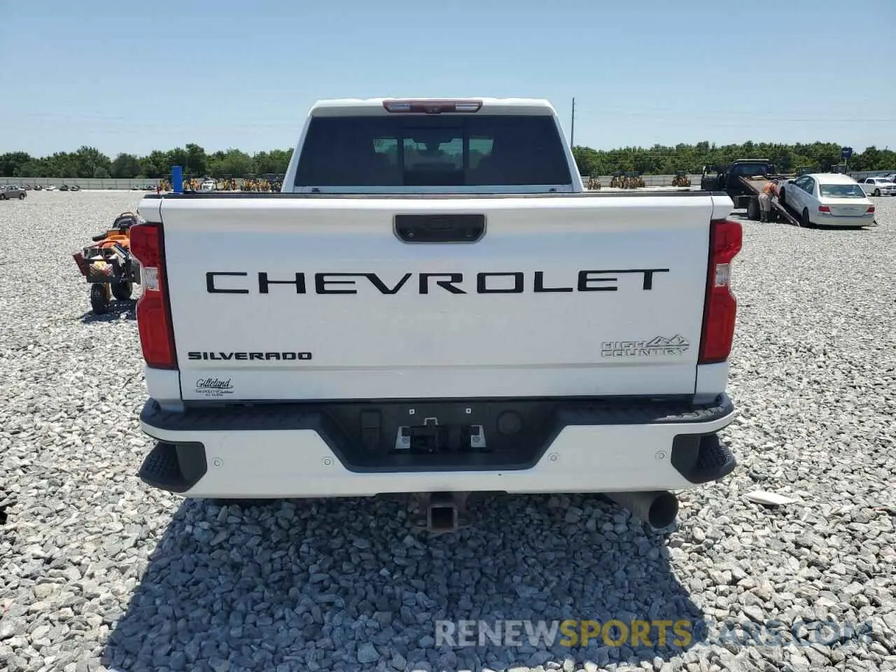 6 Photograph of a damaged car 1GC4YVEYXLF152701 CHEVROLET ALL Models 2020