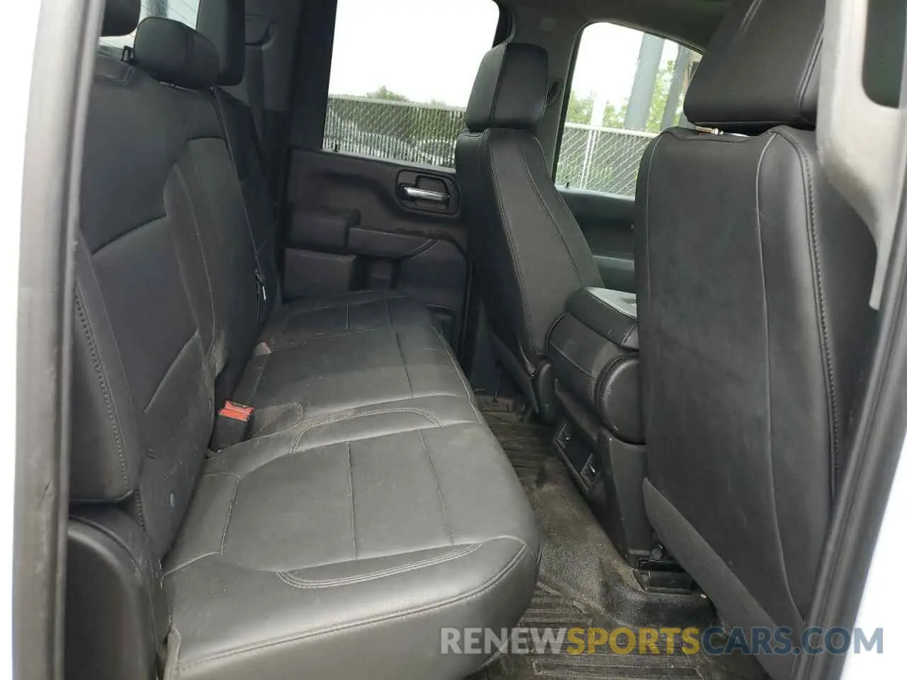 10 Фотография поврежденного автомобиля 1GC5WLE75LF256213 CHEVROLET ALL Models 2020