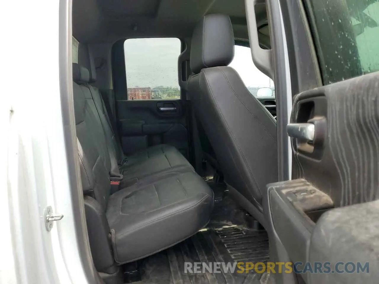 10 Photograph of a damaged car 1GC5YLE73LF296980 CHEVROLET ALL Models 2020