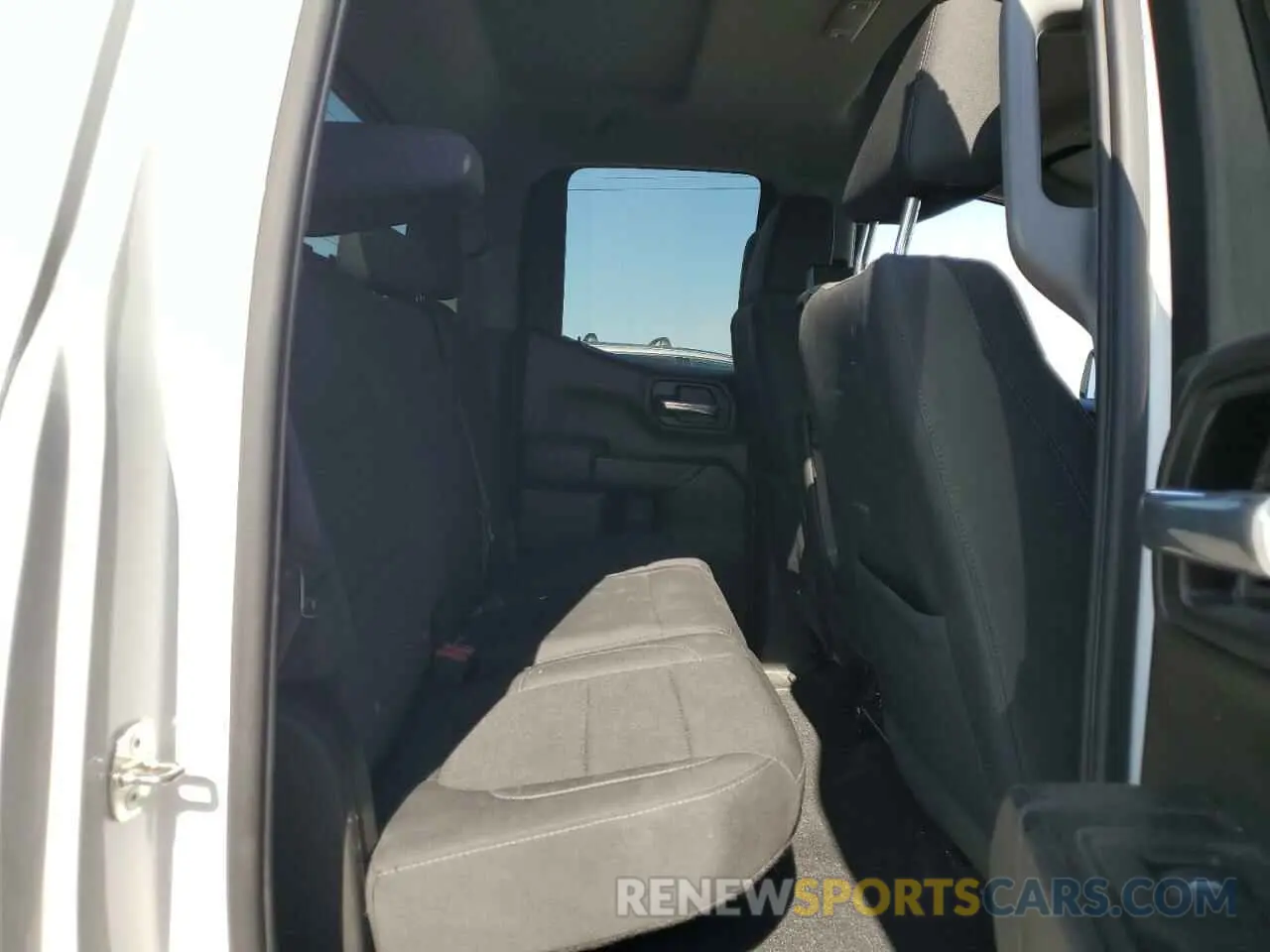 10 Photograph of a damaged car 1GCRYDED1LZ325212 CHEVROLET ALL Models 2020