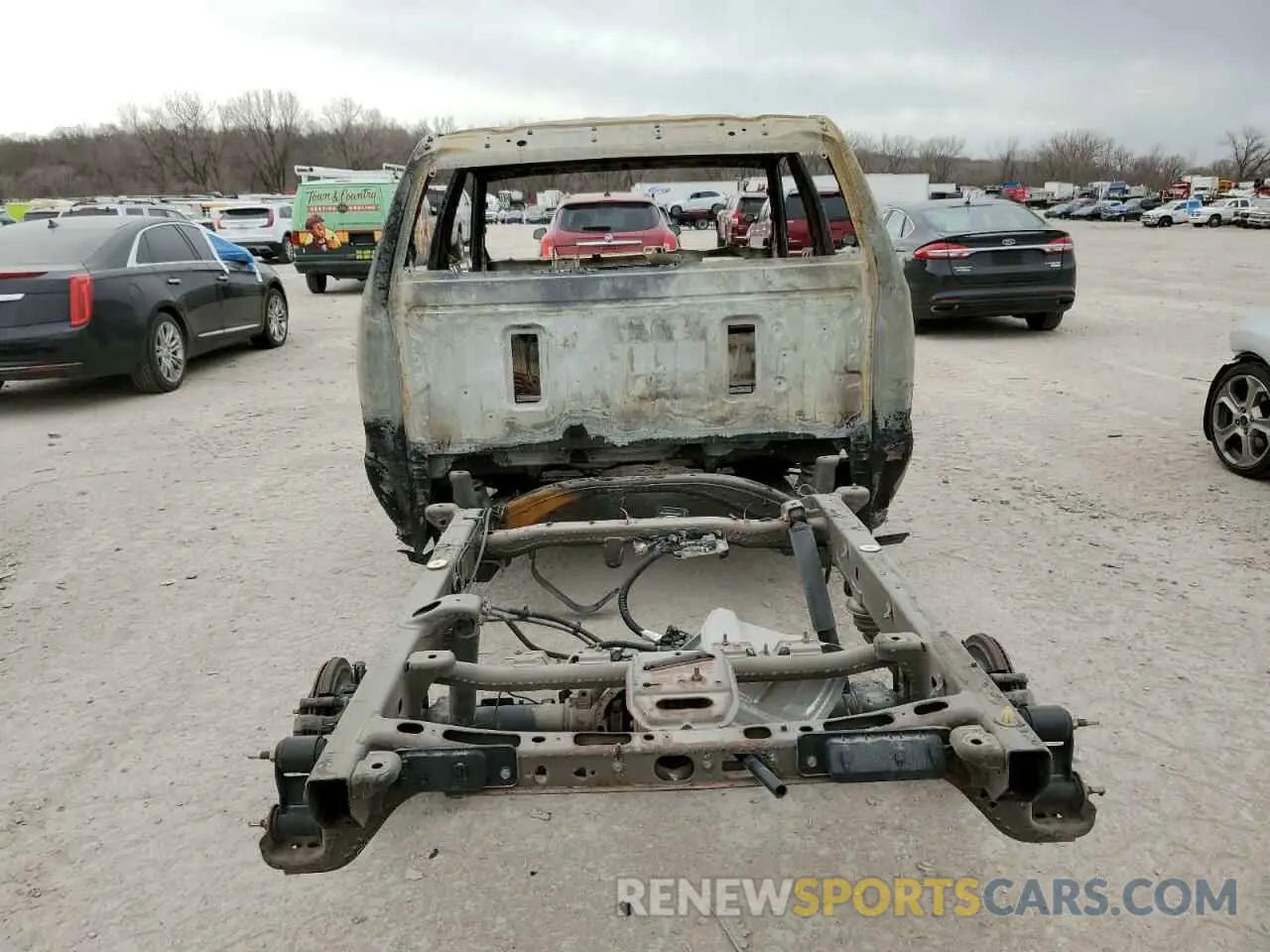 6 Photograph of a damaged car 1GCRYDED6LZ264844 CHEVROLET ALL Models 2020