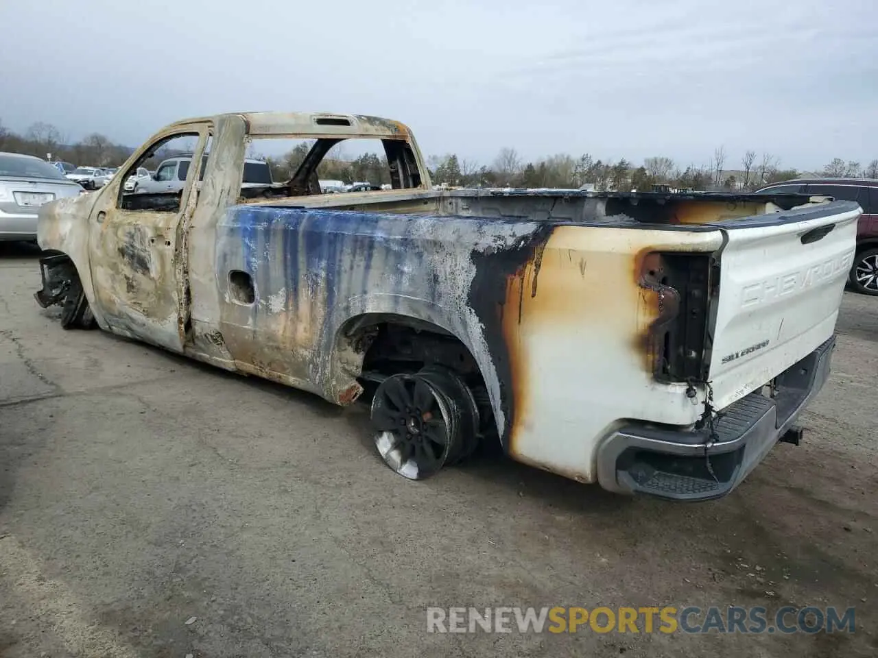 2 Photograph of a damaged car 3GCNWAEF8LG283366 CHEVROLET ALL Models 2020
