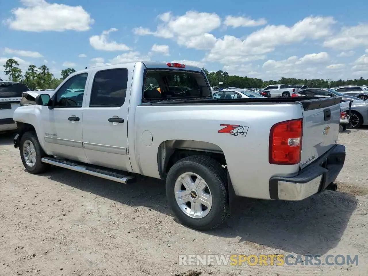2 Фотография поврежденного автомобиля 3GCPKSE71CG261275 CHEVROLET ALL Models 2020