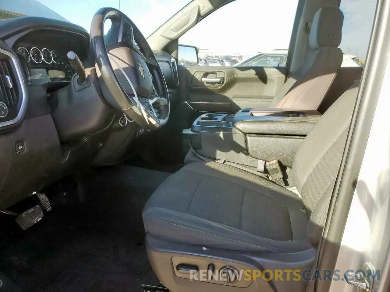 7 Photograph of a damaged car 3GCUYDED3LG334388 CHEVROLET ALL Models 2020