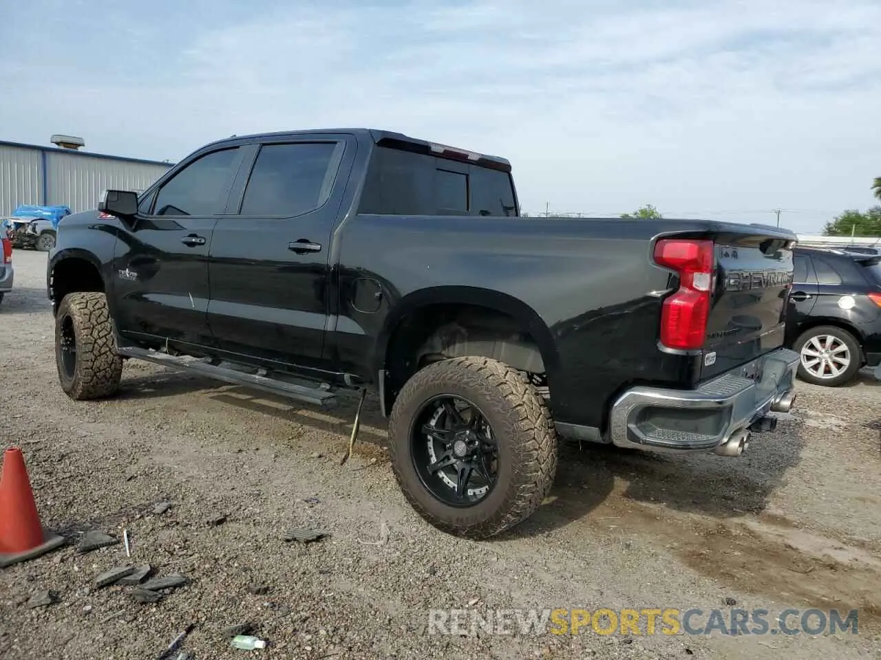 2 Photograph of a damaged car 3GCUYDED6LG233216 CHEVROLET ALL Models 2020