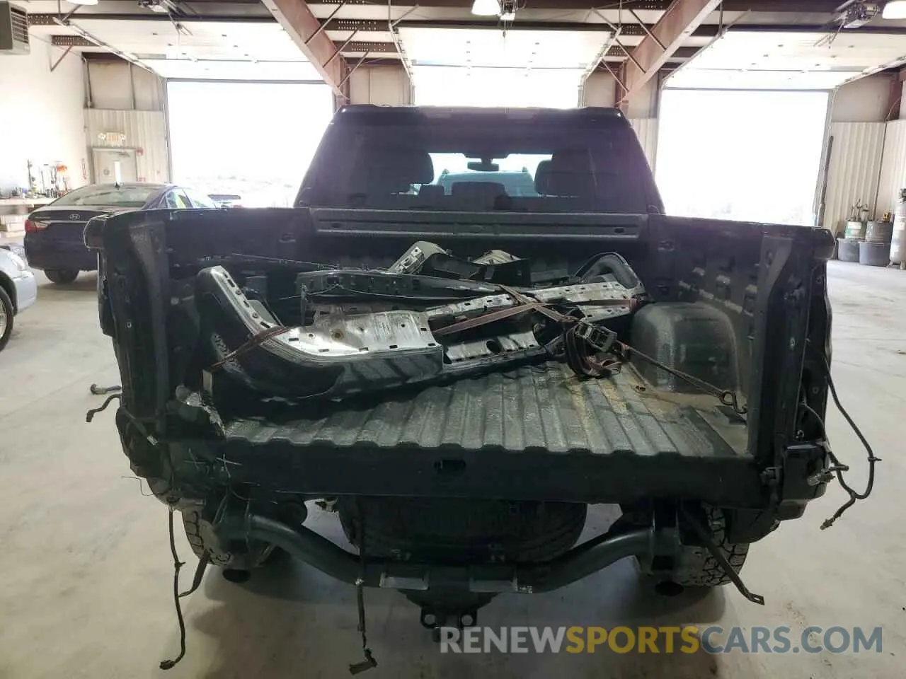 6 Photograph of a damaged car 3GCUYDED8LG410672 CHEVROLET ALL Models 2020