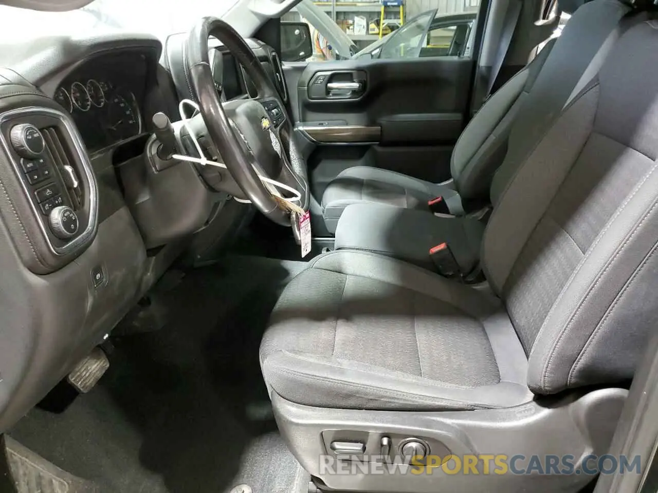 7 Photograph of a damaged car 3GCUYDED8LG410672 CHEVROLET ALL Models 2020