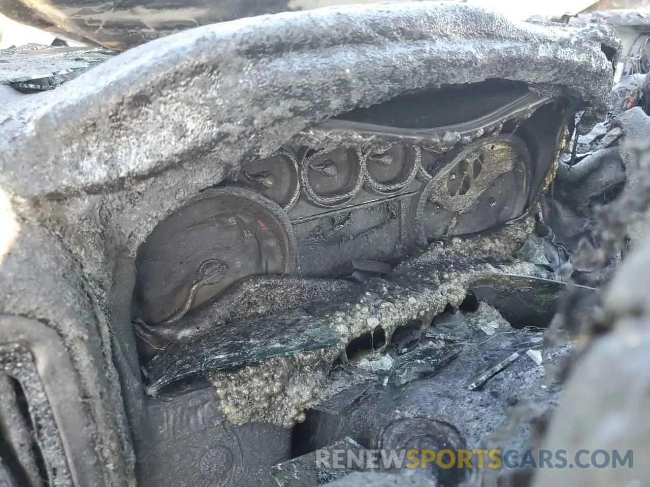 9 Photograph of a damaged car 3GCUYEET9LG380420 CHEVROLET ALL Models 2020