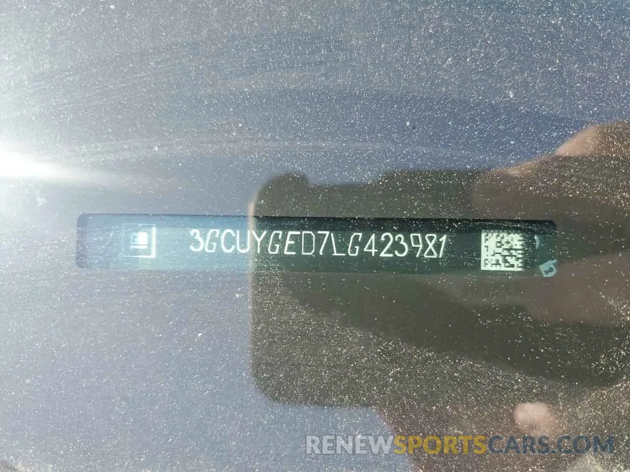 12 Photograph of a damaged car 3GCUYGED7LG423981 CHEVROLET ALL Models 2020