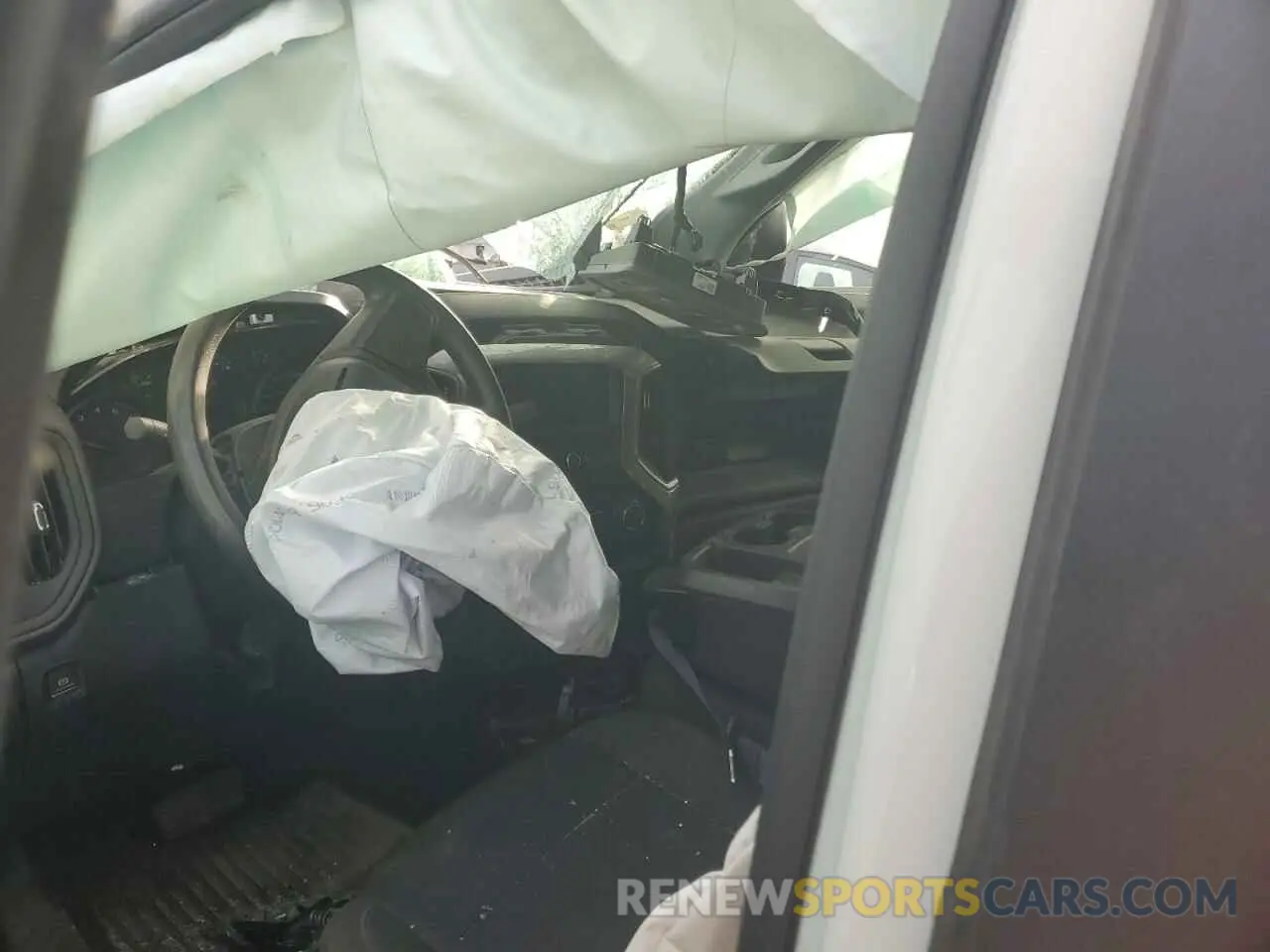 8 Фотография поврежденного автомобиля 1GC4YLE74MF275309 CHEVROLET ALL Models 2021