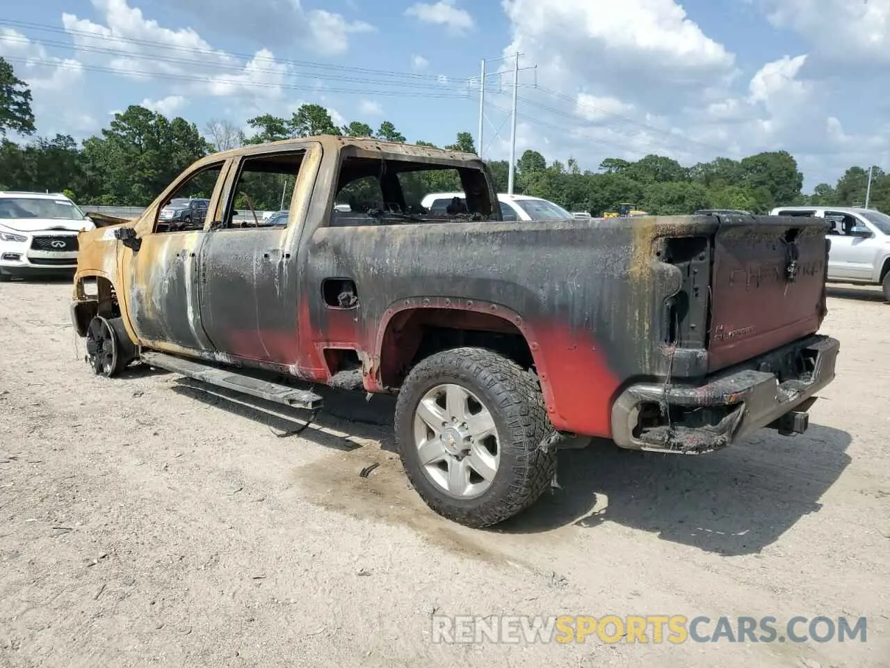 2 Photograph of a damaged car 1GC4YPE73MF254605 CHEVROLET ALL Models 2021