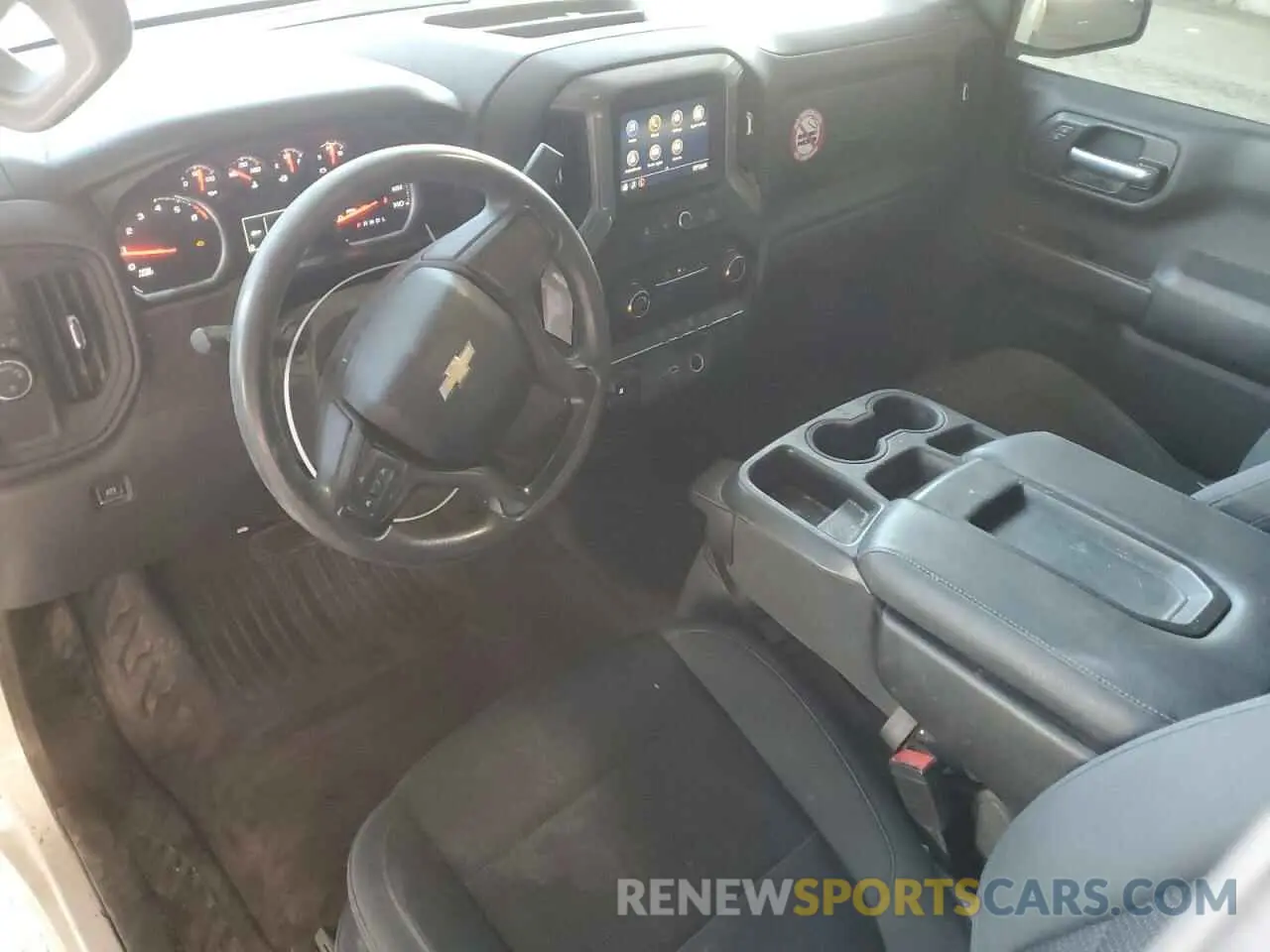 8 Фотография поврежденного автомобиля 3GCNWAEH5MG163138 CHEVROLET ALL Models 2021