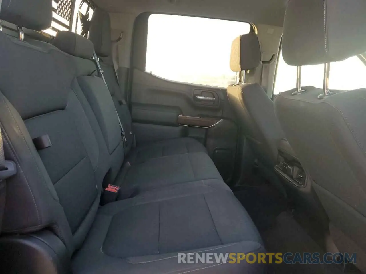 10 Фотография поврежденного автомобиля 3GCPYFED4MG350478 CHEVROLET ALL Models 2021