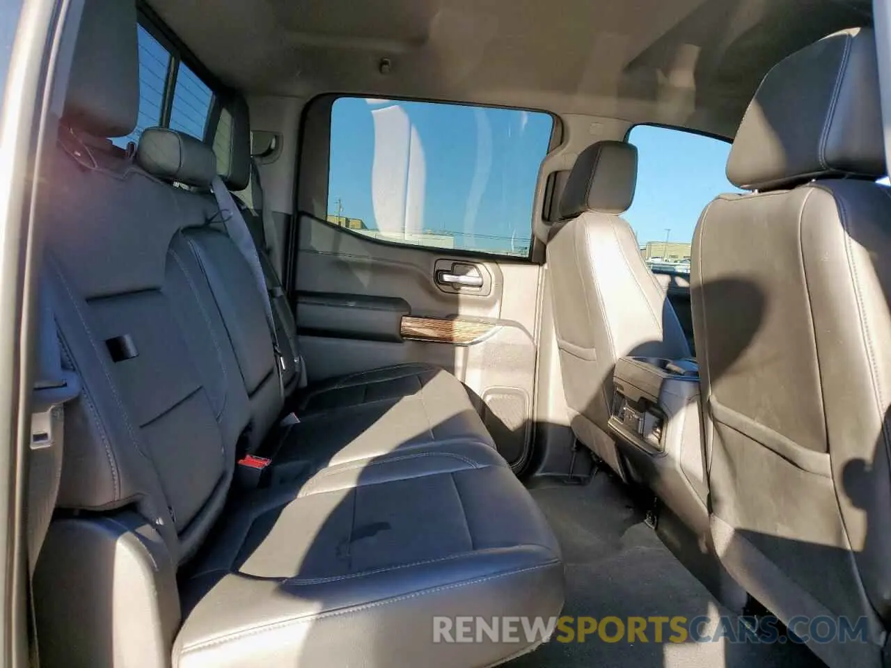 10 Фотография поврежденного автомобиля 3GCUYEEL0MG104712 CHEVROLET ALL Models 2021