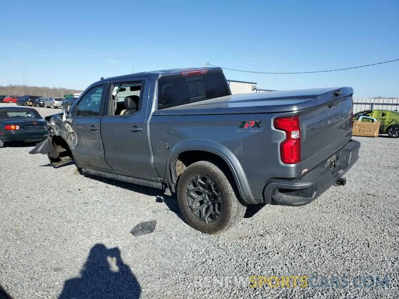2 Photograph of a damaged car 3GCUYEET6MG167099 CHEVROLET ALL Models 2021