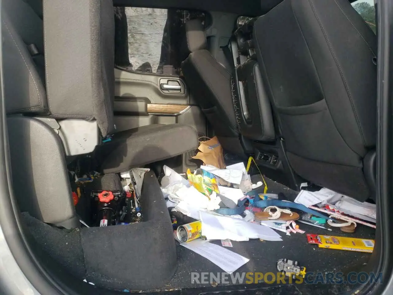 10 Фотография поврежденного автомобиля 3GCUYEET6MG286206 CHEVROLET ALL Models 2021