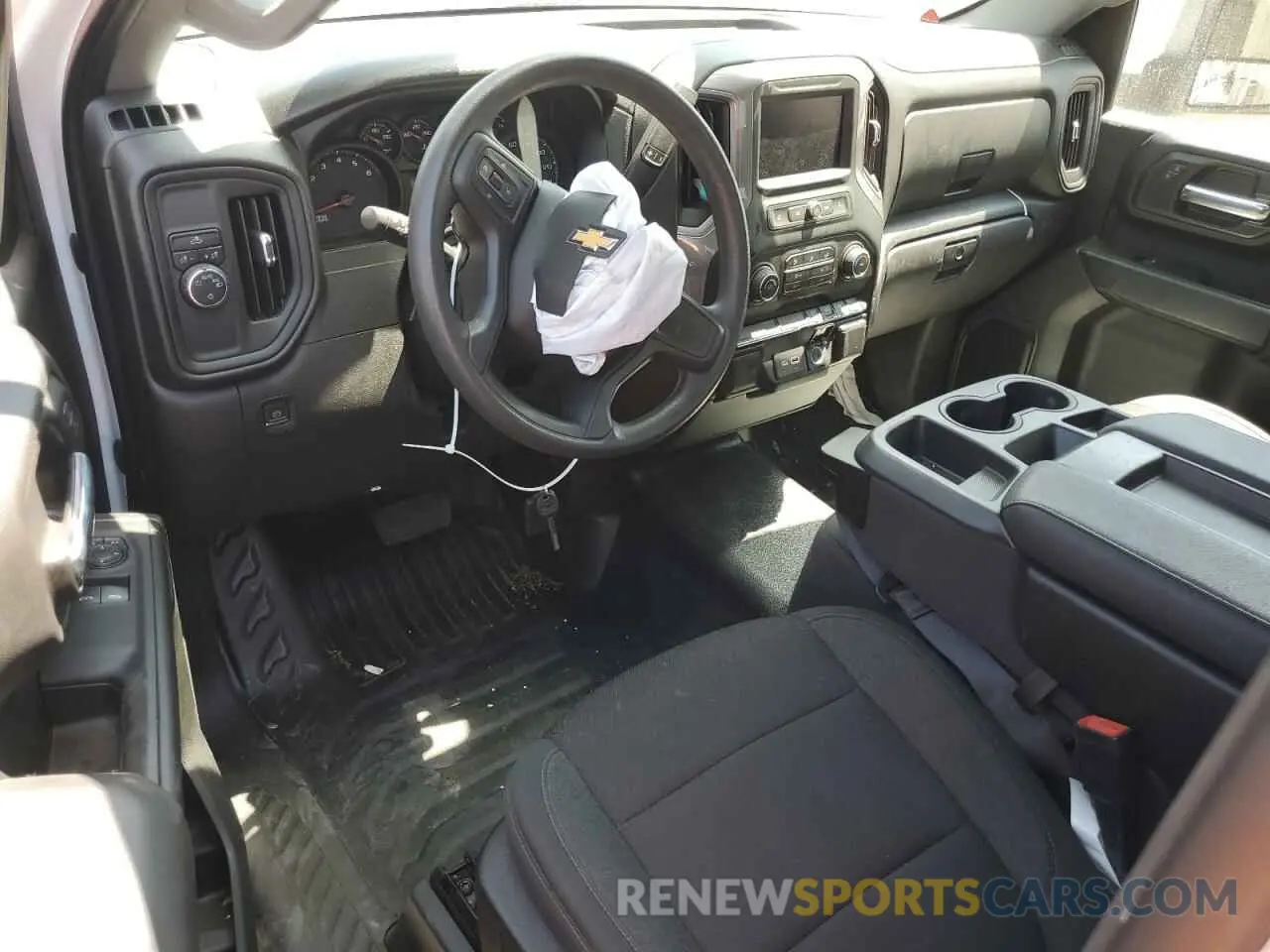 8 Фотография поврежденного автомобиля 1GB0WLE76NF200024 CHEVROLET All Models 2022